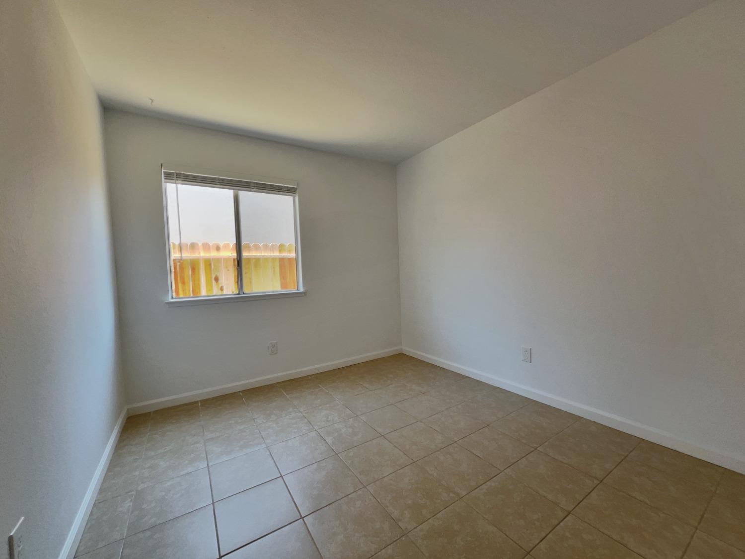 8222 Visalia Way