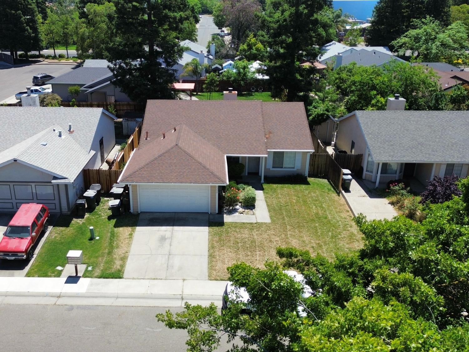 8222 Visalia Way