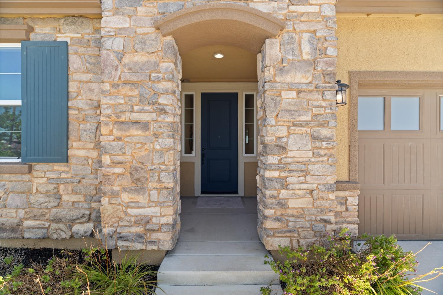 5533 Sierra Trail Way