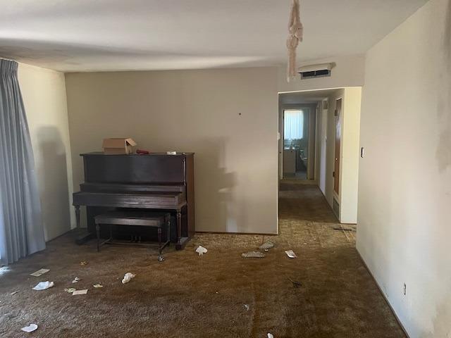 4523 Freeway Circle