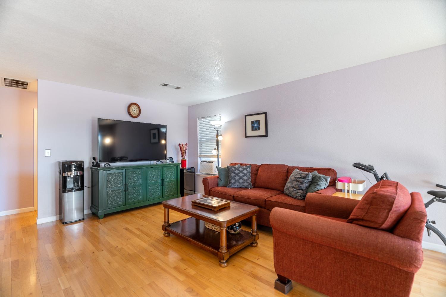 4624 Wolf Way