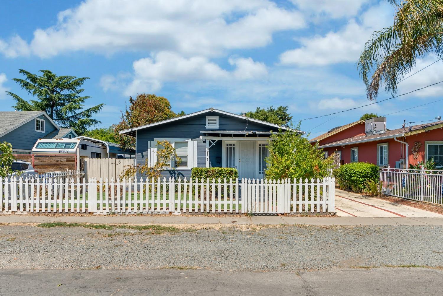 1835 3rd Street