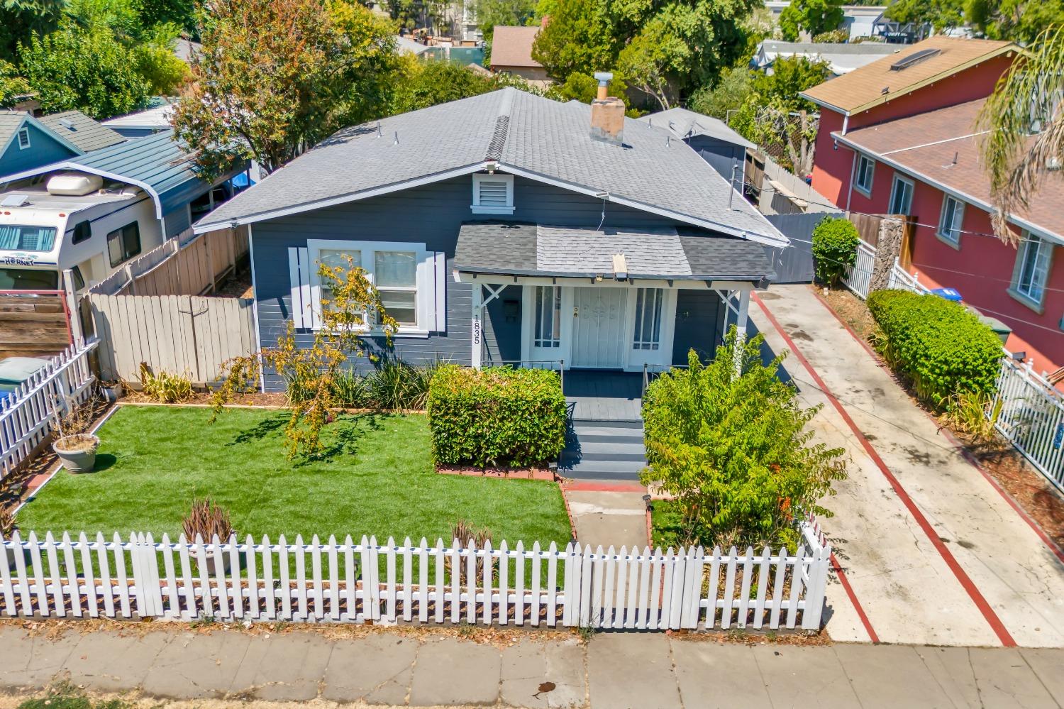 1835 3rd Street