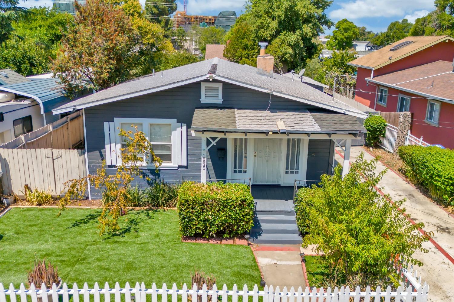 1835 3rd Street