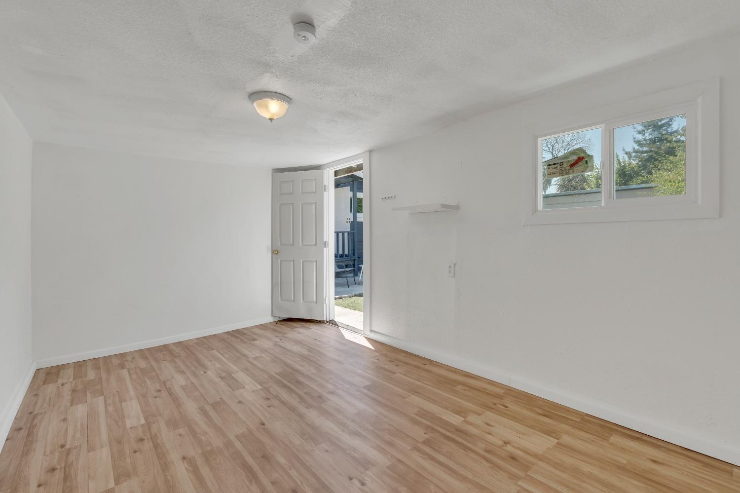 1835 3rd Street