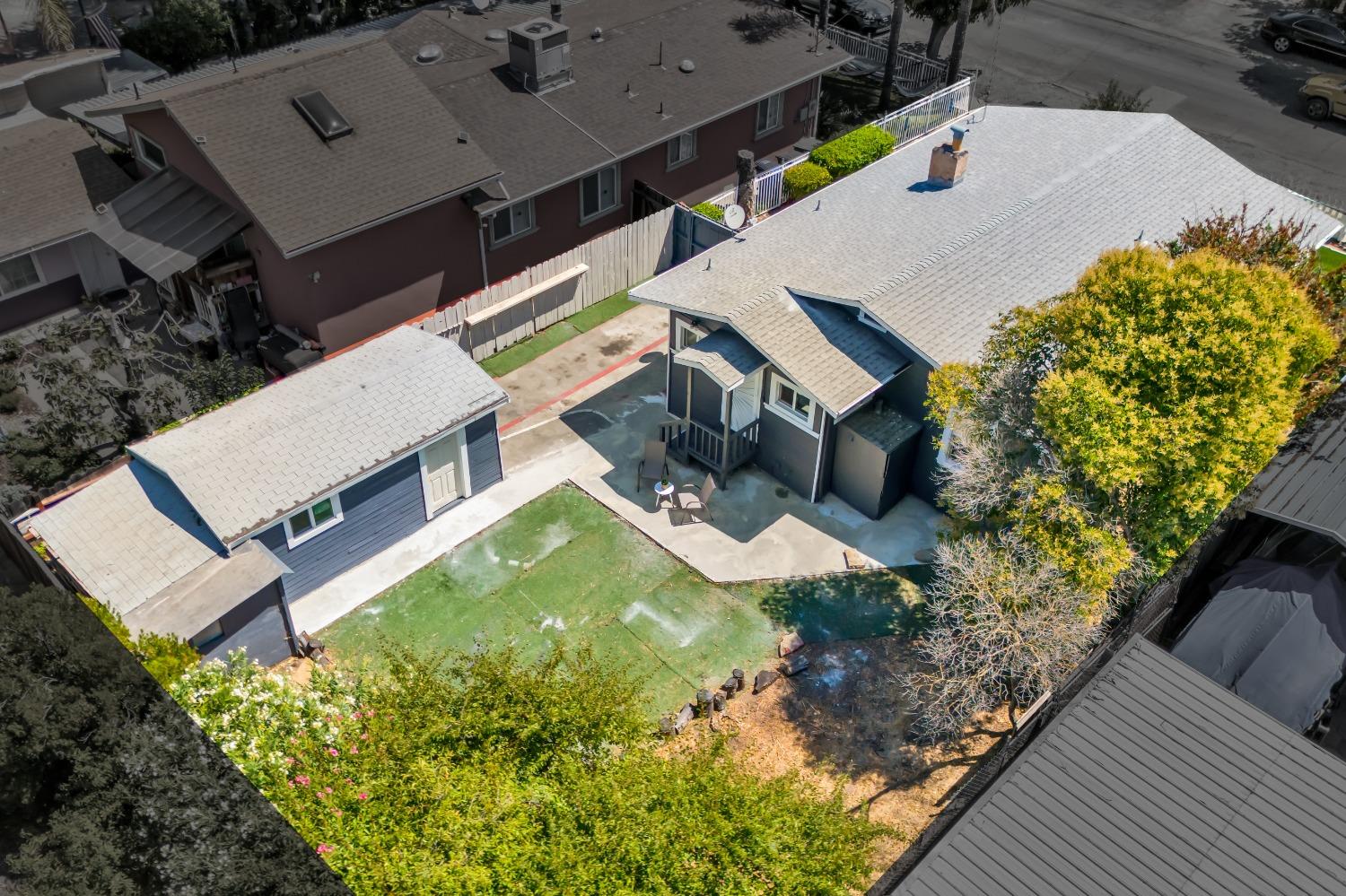 1835 3rd Street