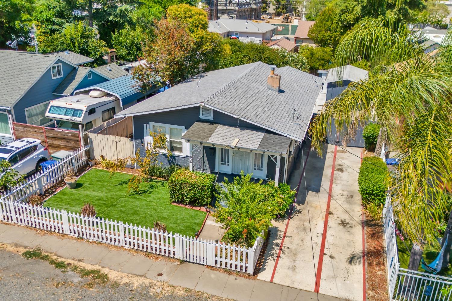 1835 3rd Street