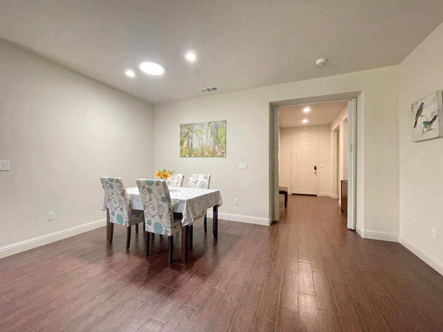 1543 Toy Street