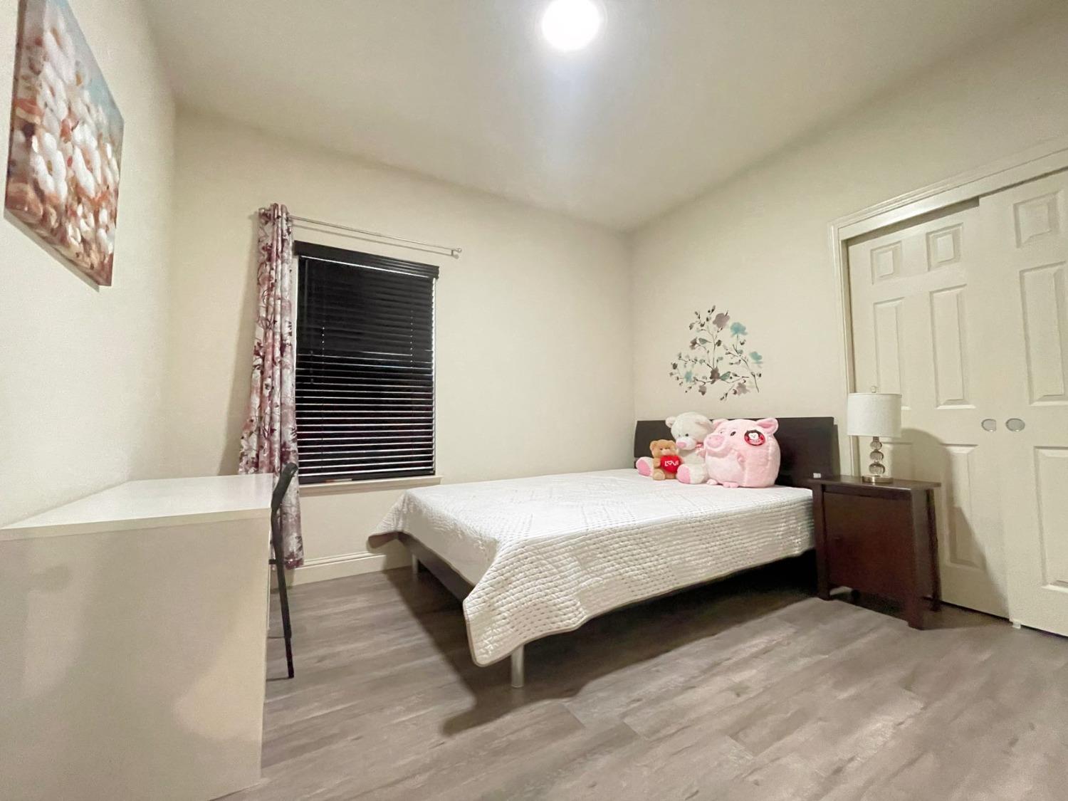 1543 Toy Street