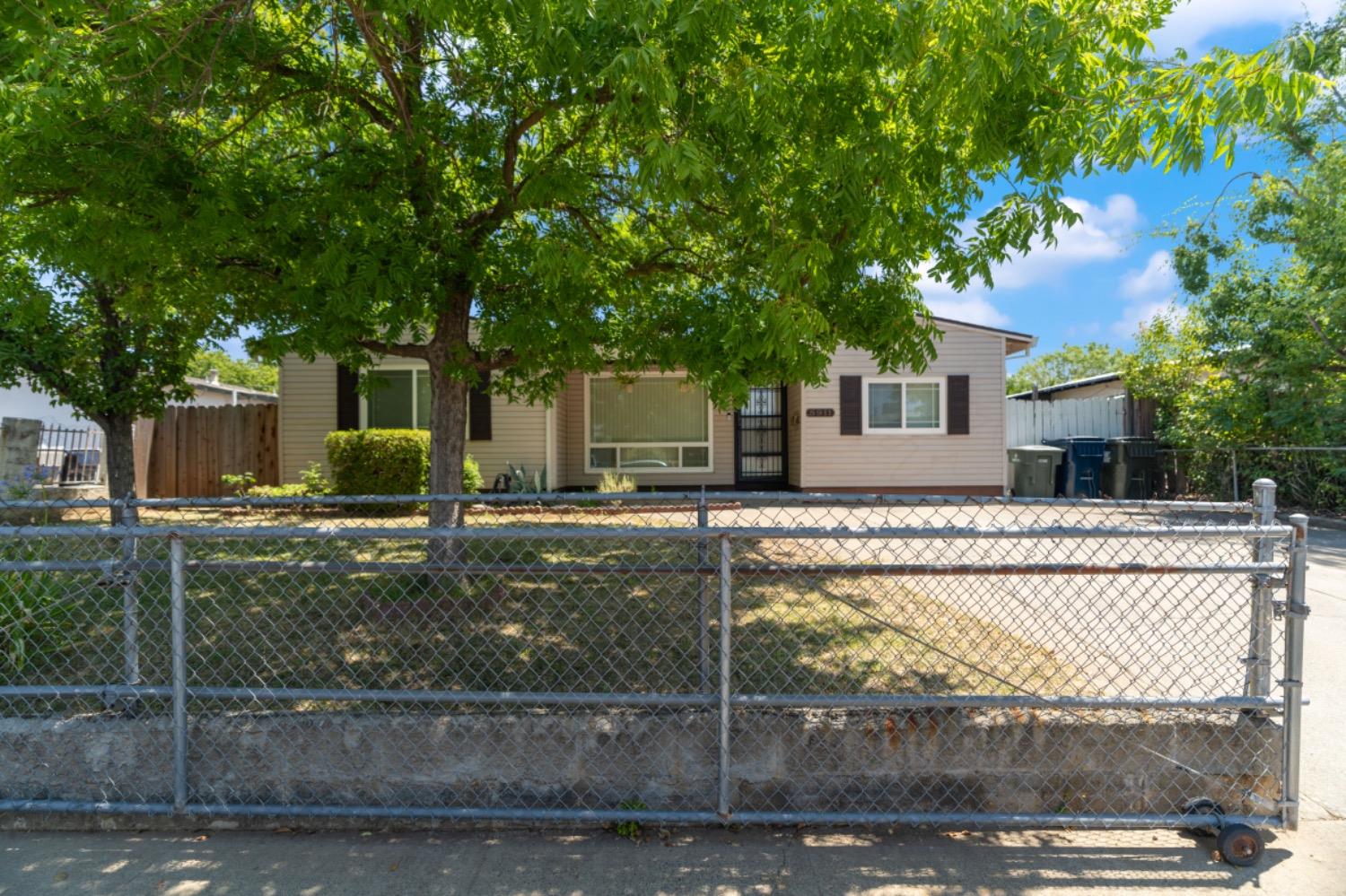 5911 67th Street