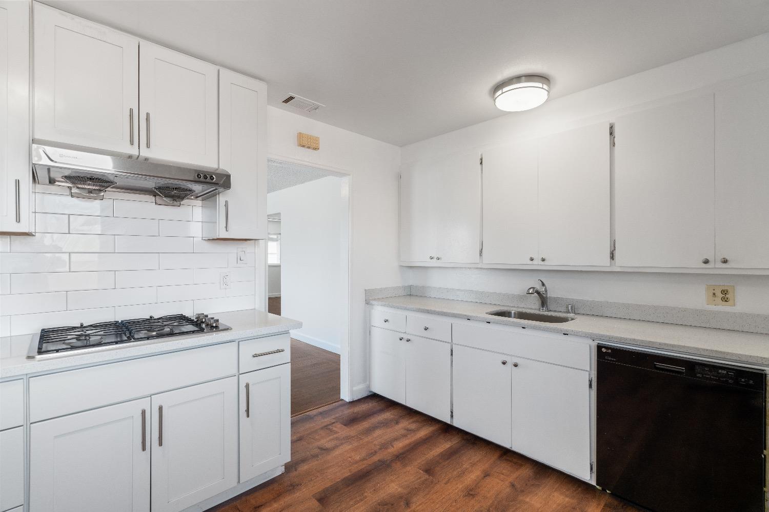 965 Arguello DR