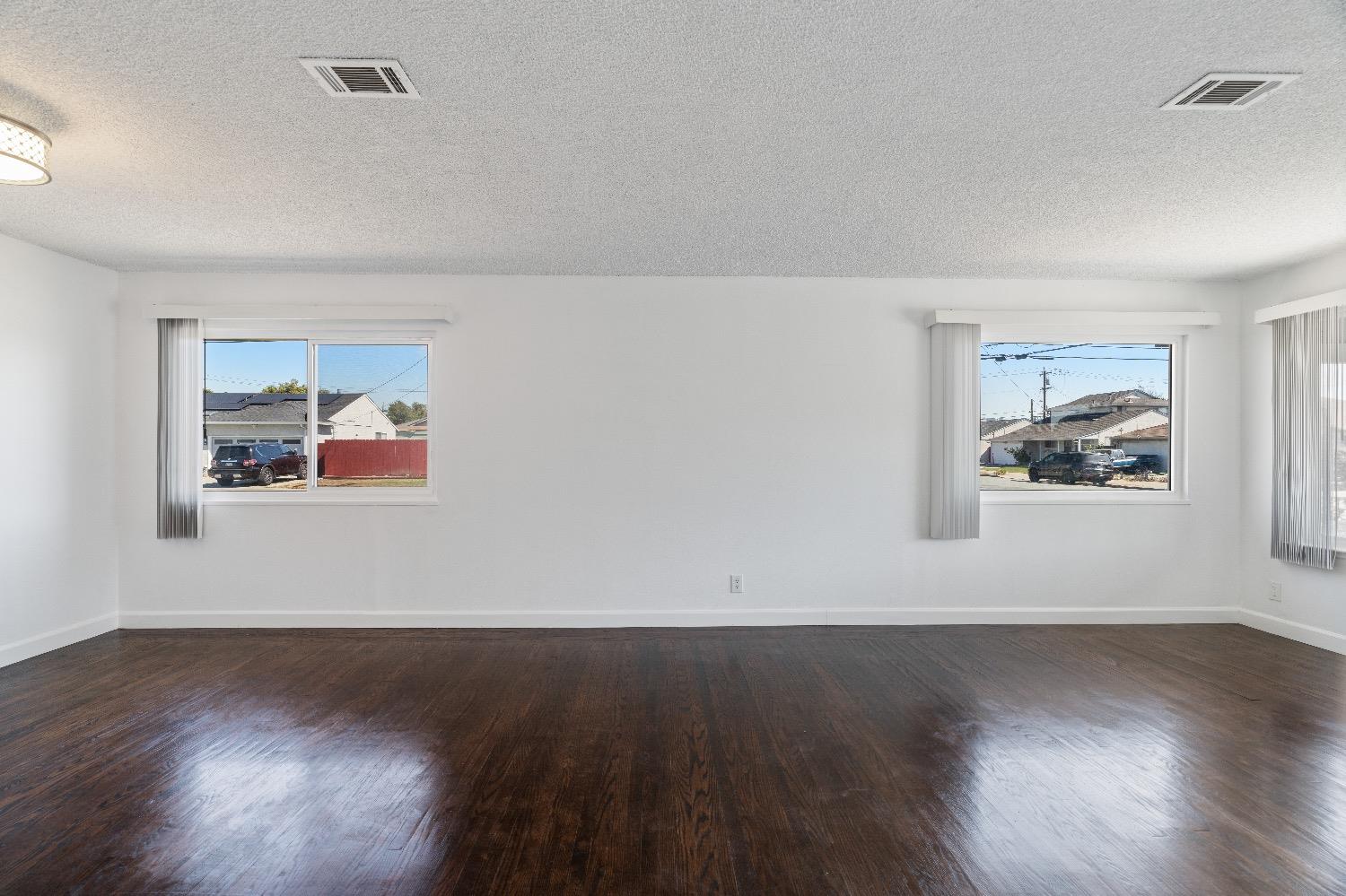 965 Arguello DR