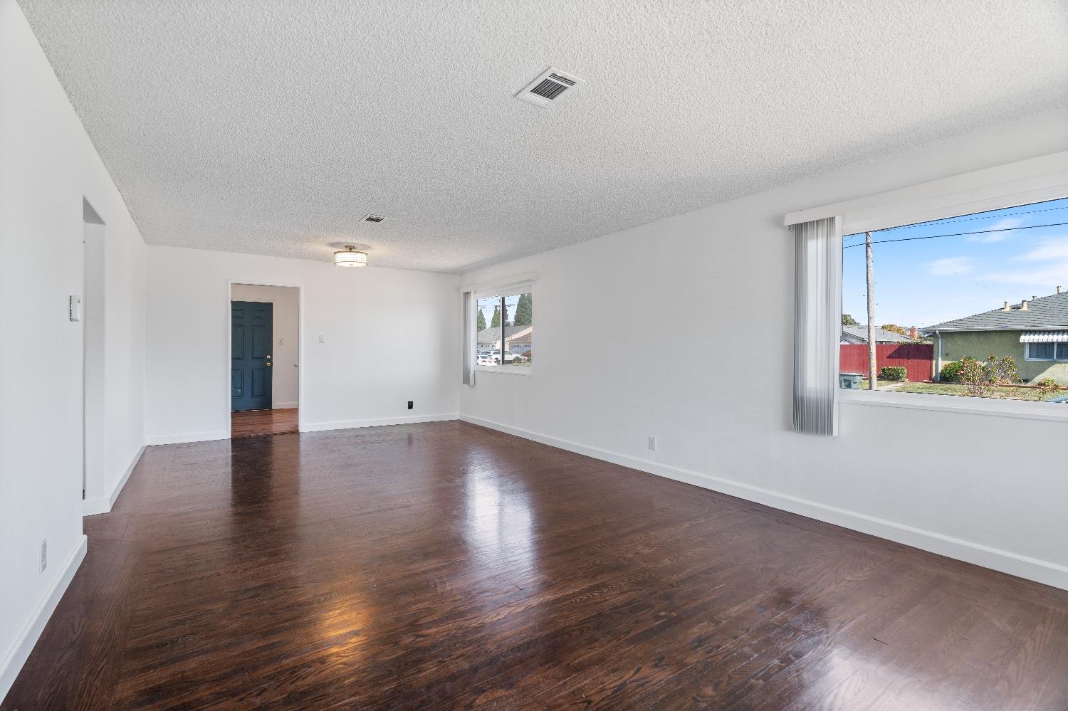 965 Arguello DR