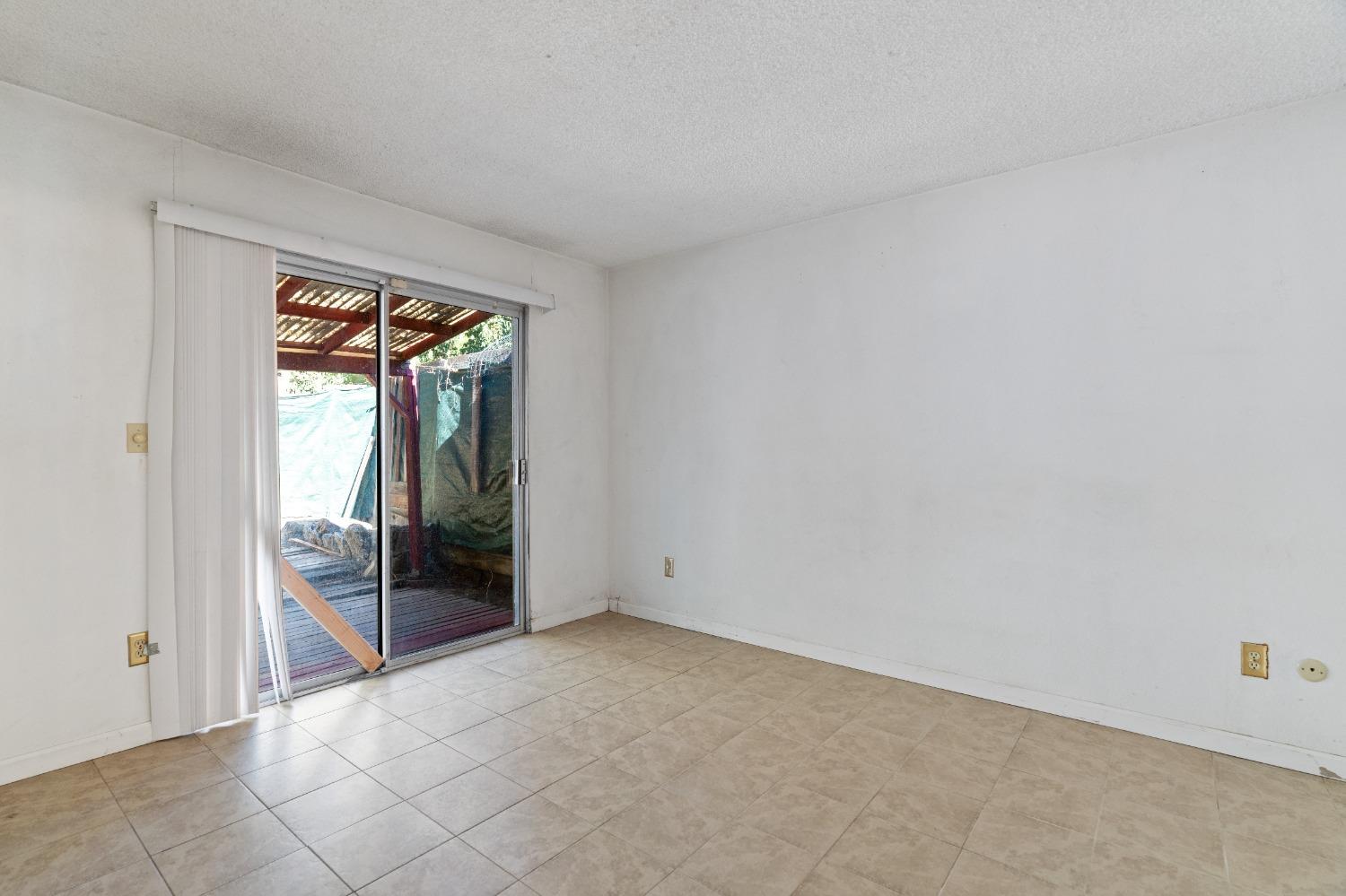 2412 Sequoia Drive