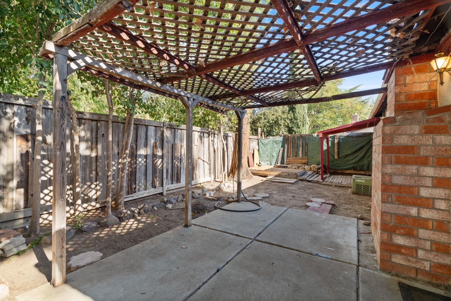 2412 Sequoia Drive