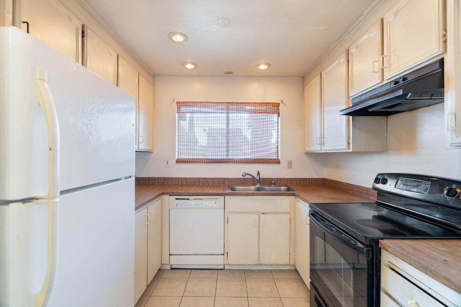 2412 Sequoia Drive