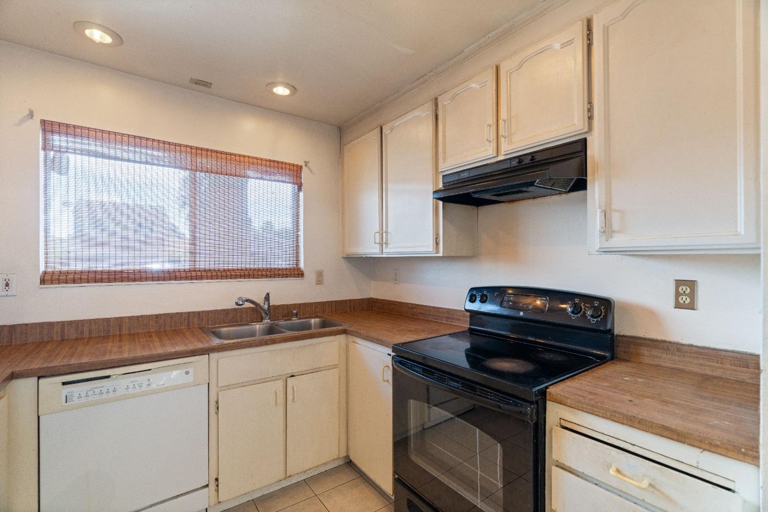 2412 Sequoia Drive