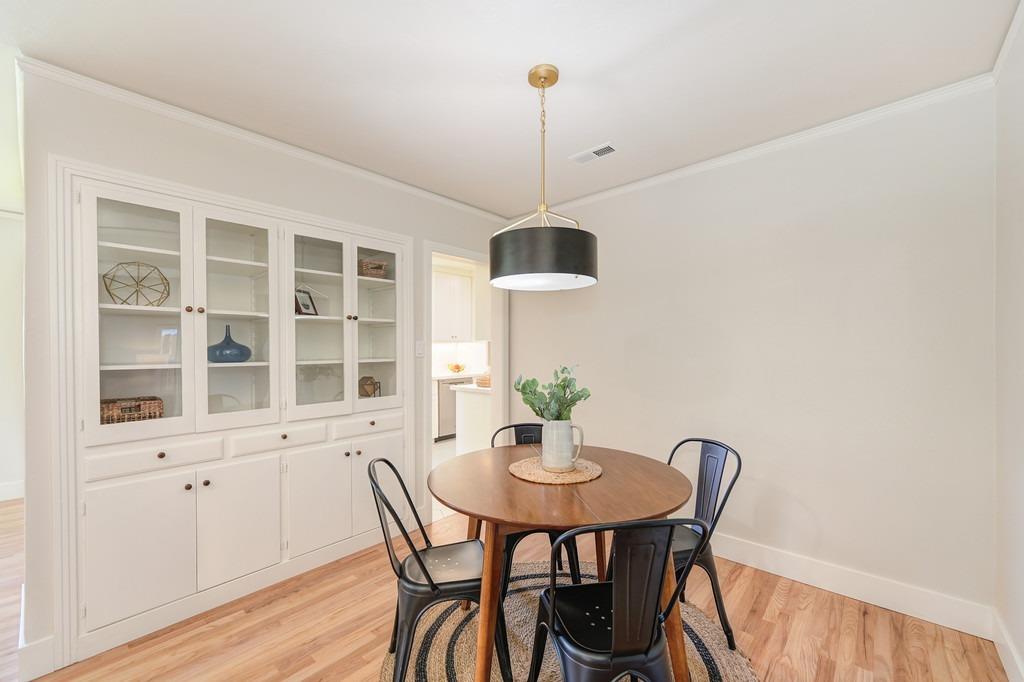 4991 Helen Way
