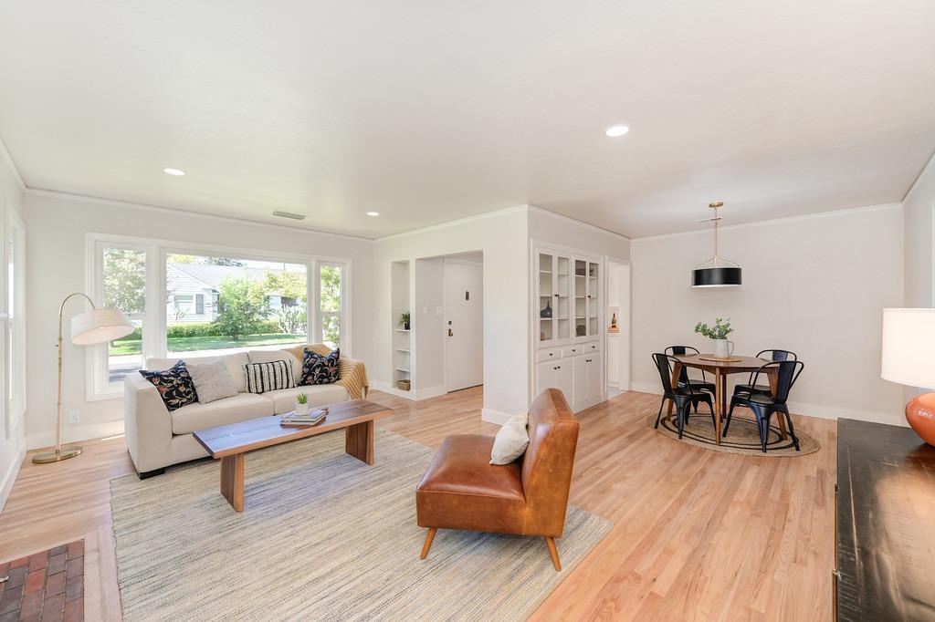 4991 Helen Way
