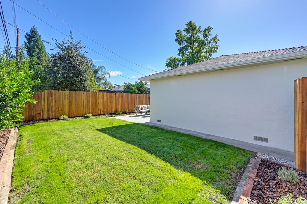 4991 Helen Way