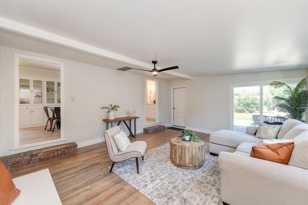 4991 Helen Way