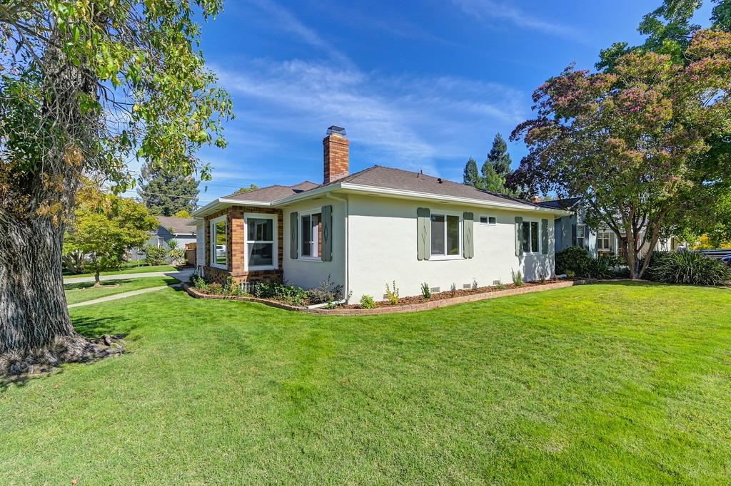 4991 Helen Way