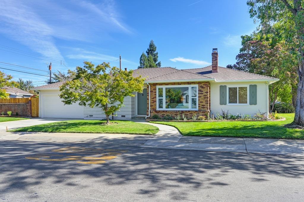4991 Helen Way