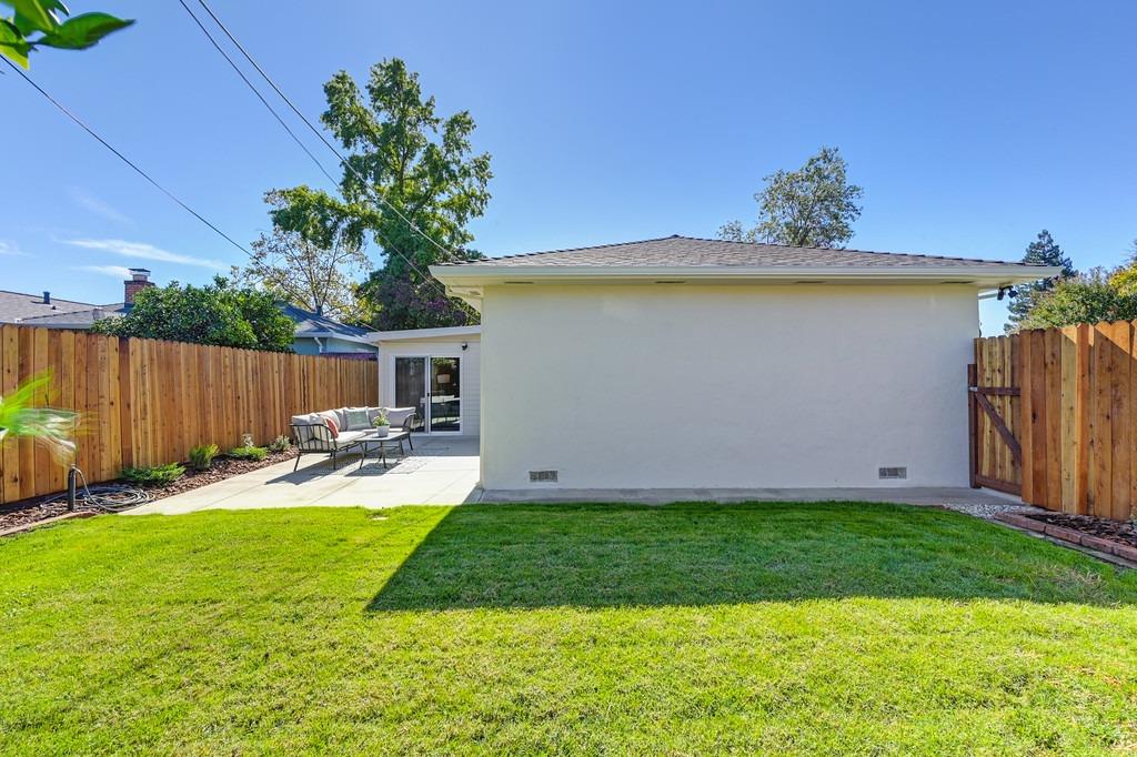 4991 Helen Way