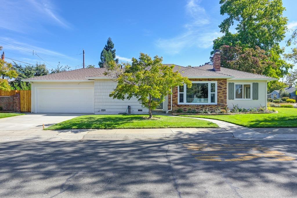 4991 Helen Way