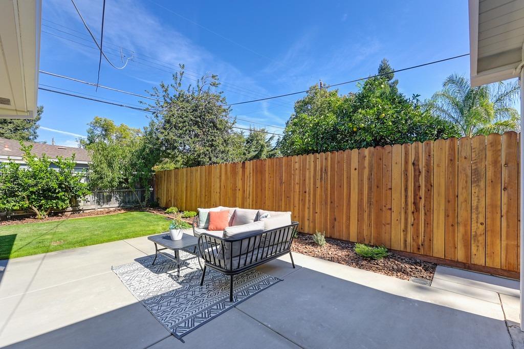 4991 Helen Way