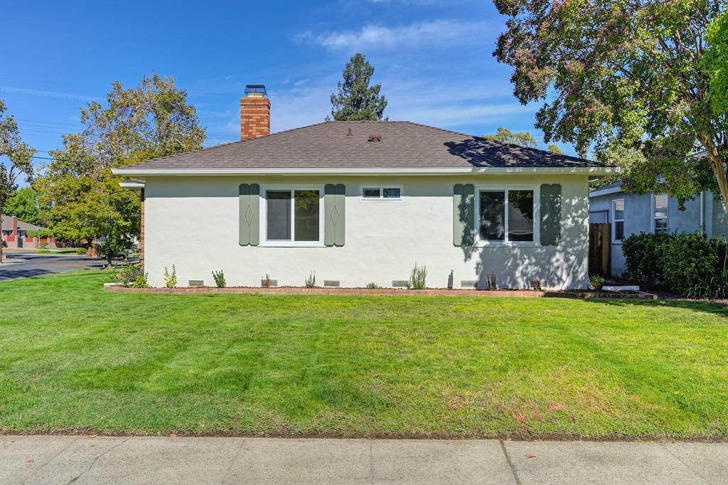 4991 Helen Way
