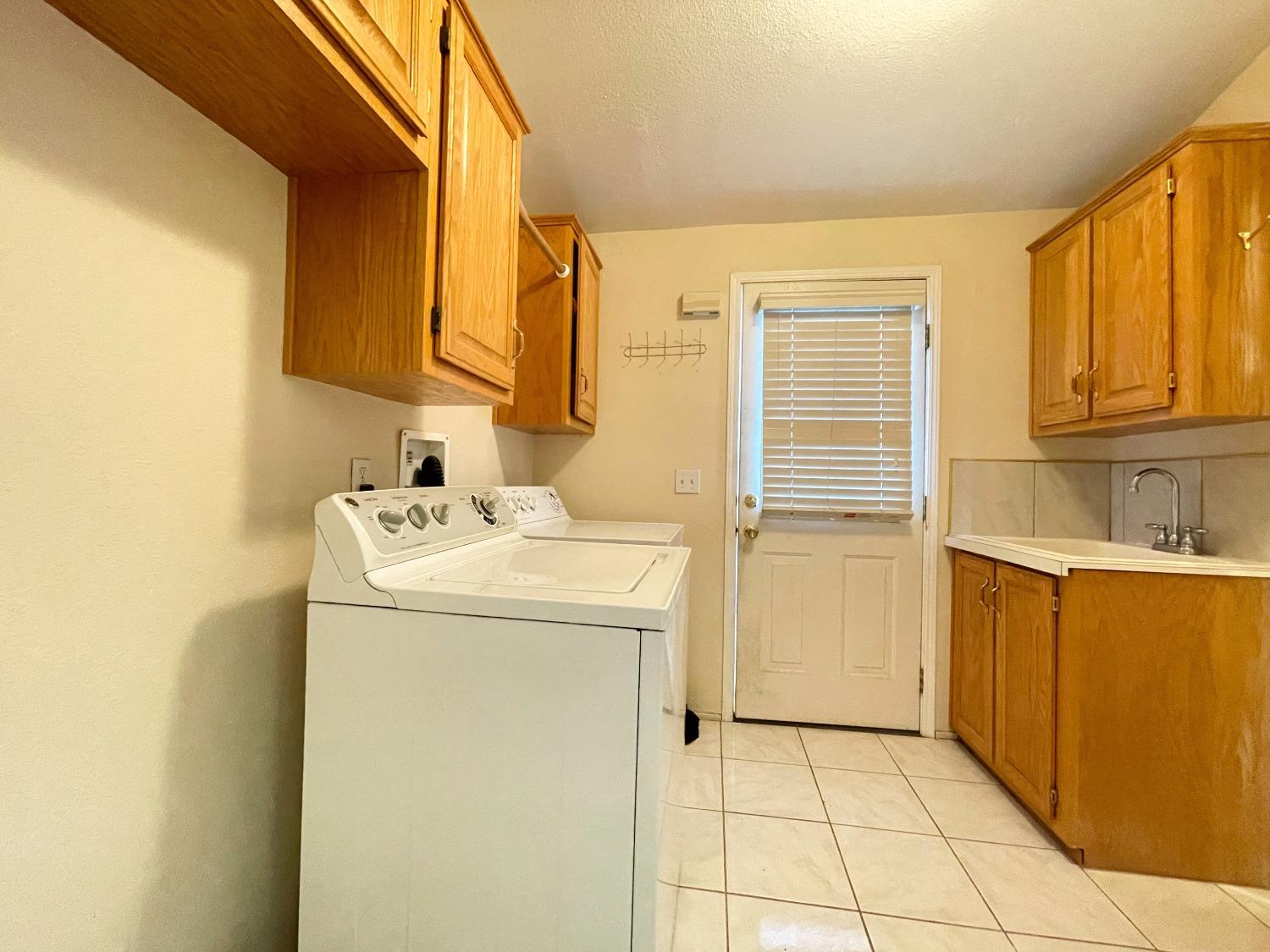 3445 Bow Drive