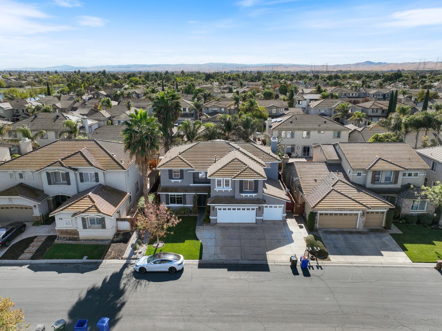 2054 Bridgeport Loop