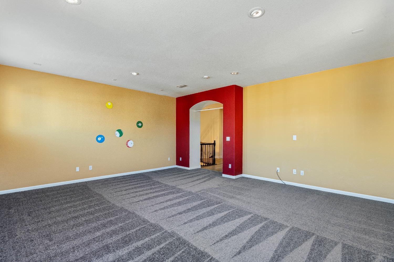 2054 Bridgeport Loop