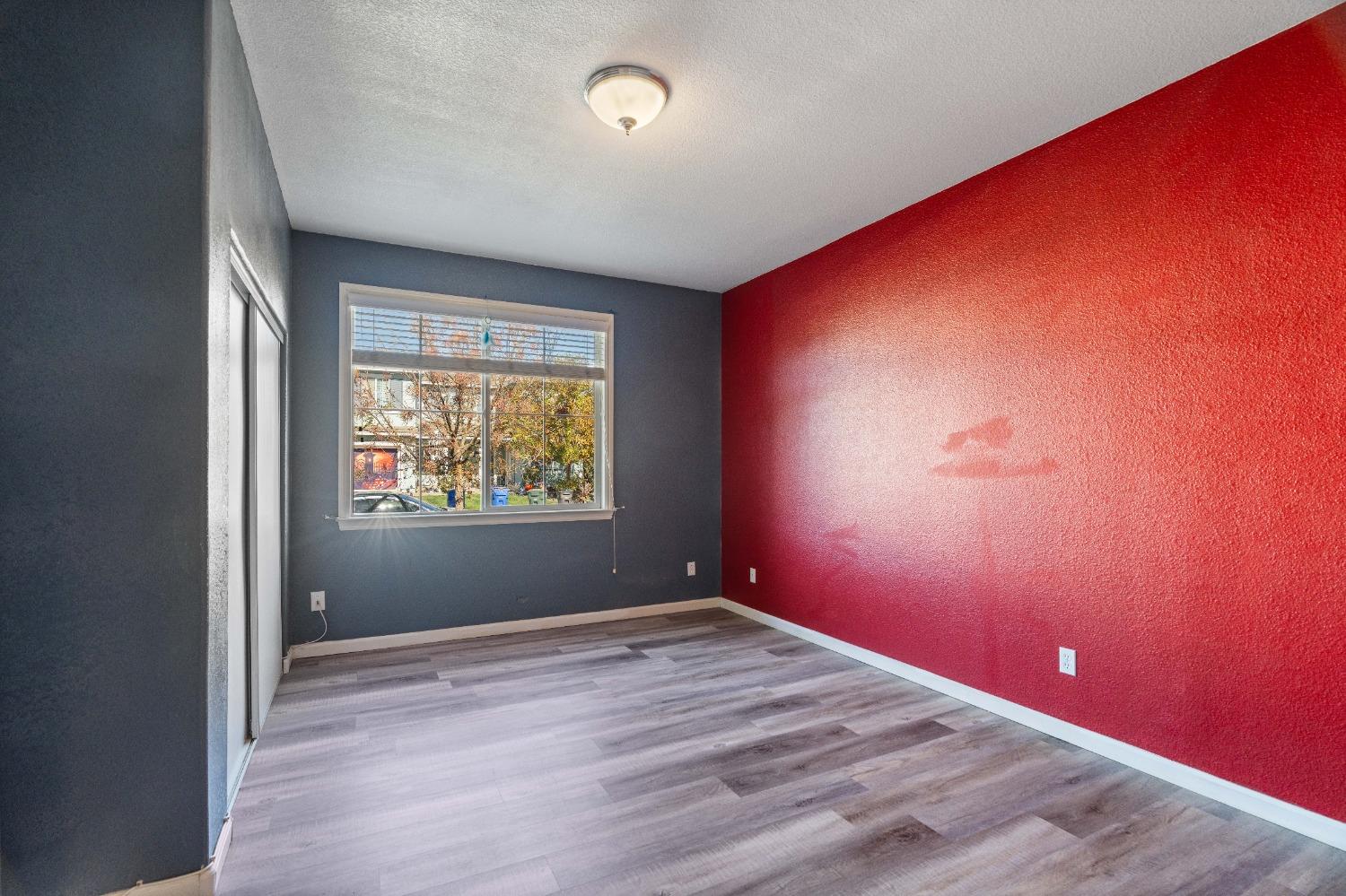 2054 Bridgeport Loop