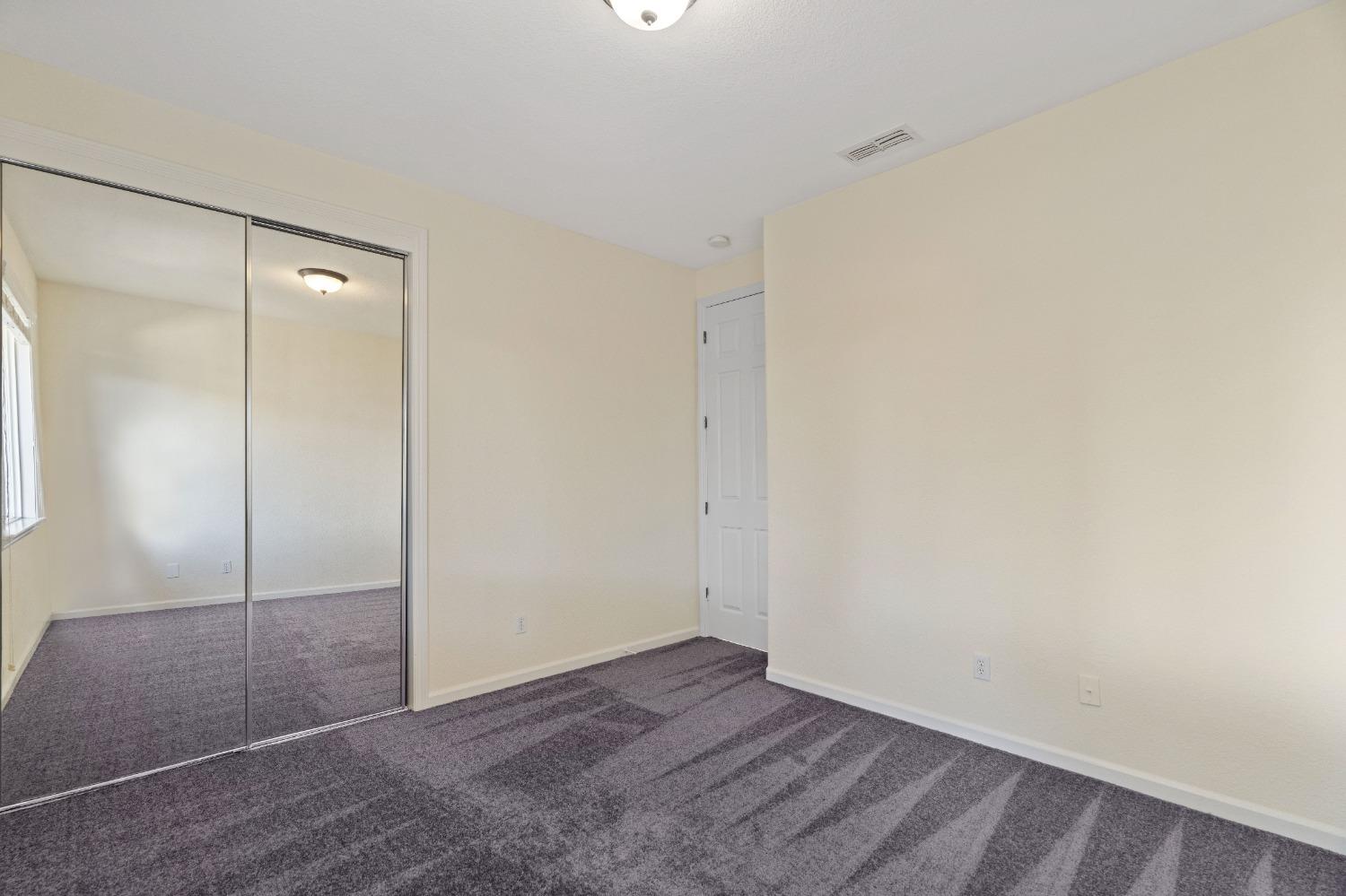 2054 Bridgeport Loop