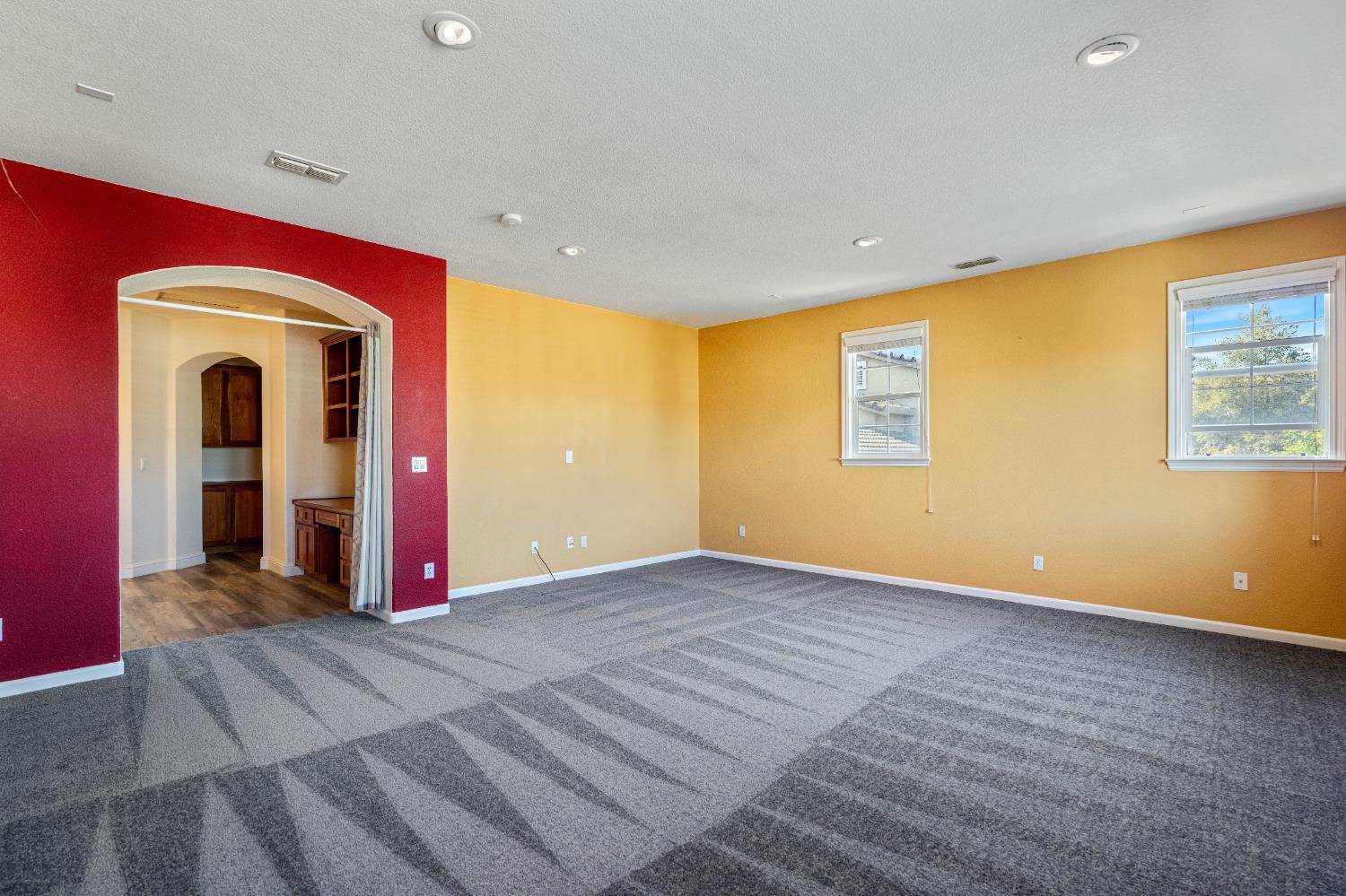 2054 Bridgeport Loop