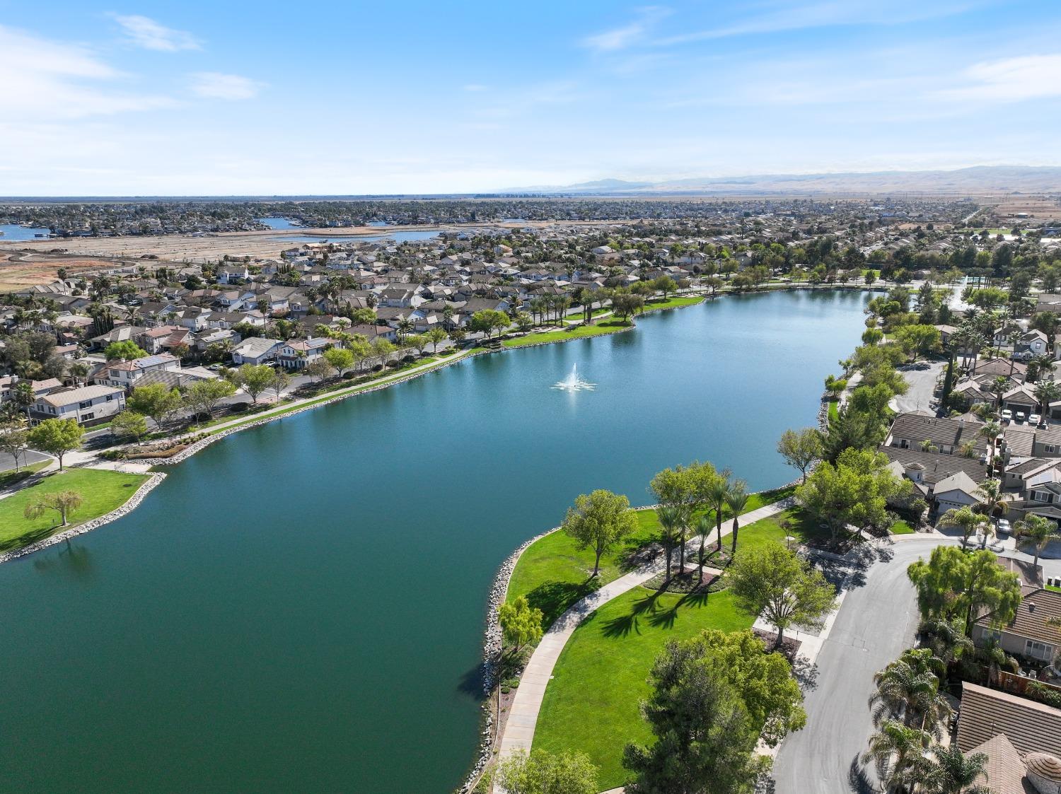2054 Bridgeport Loop