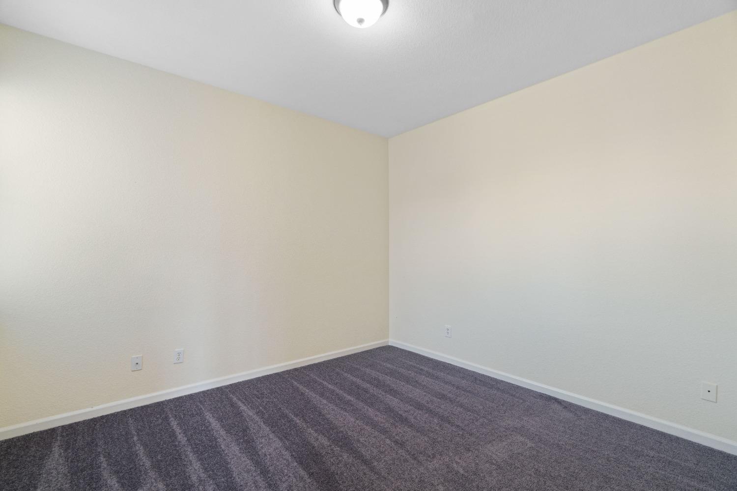 2054 Bridgeport Loop