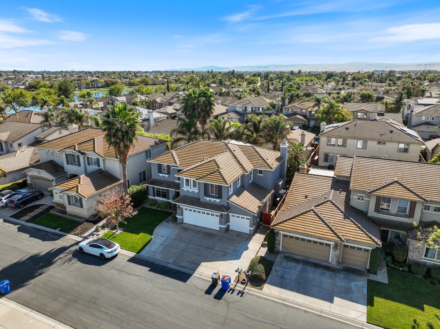 2054 Bridgeport Loop