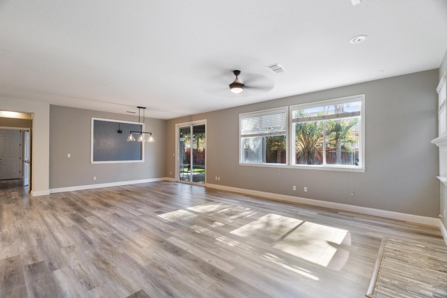 2054 Bridgeport Loop
