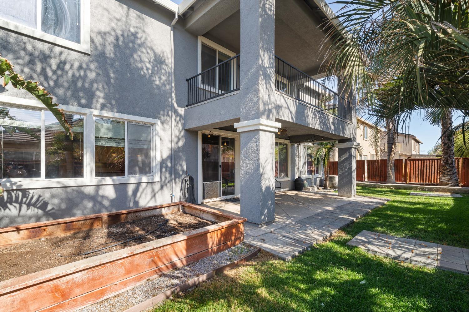 2054 Bridgeport Loop