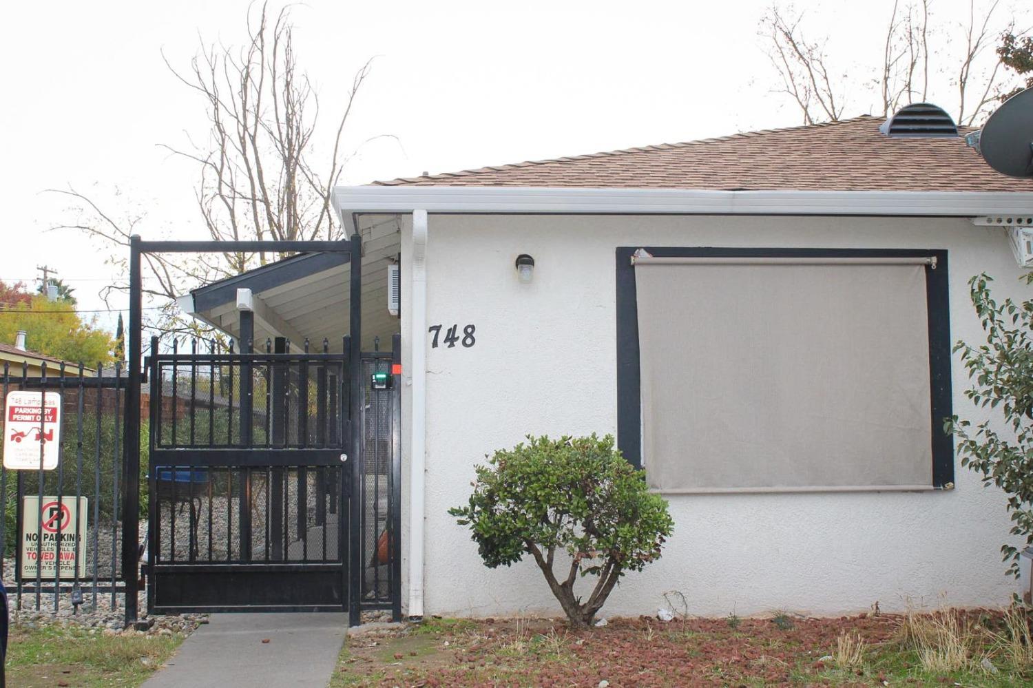 748 Lampasas Avenue