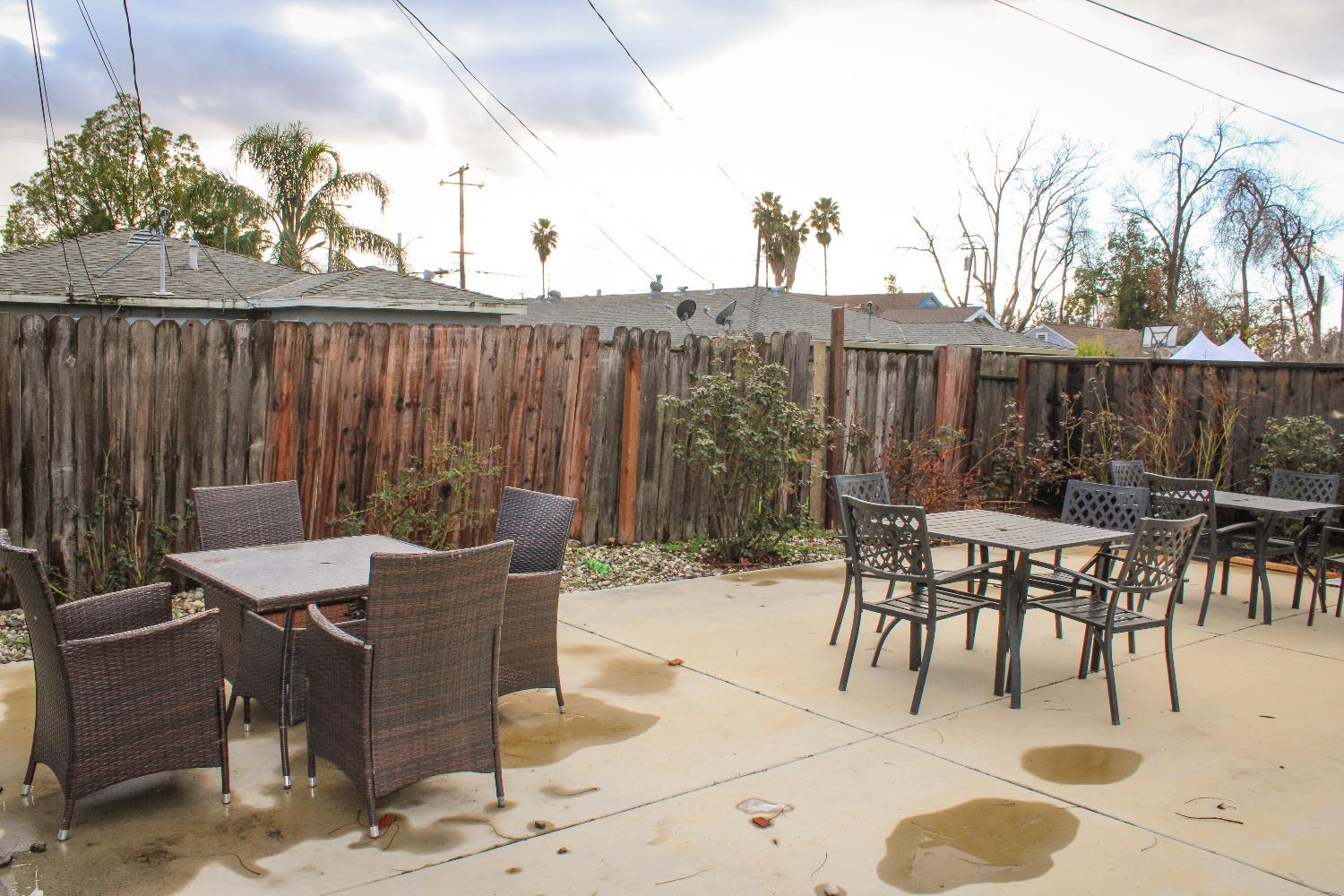 748 Lampasas Avenue