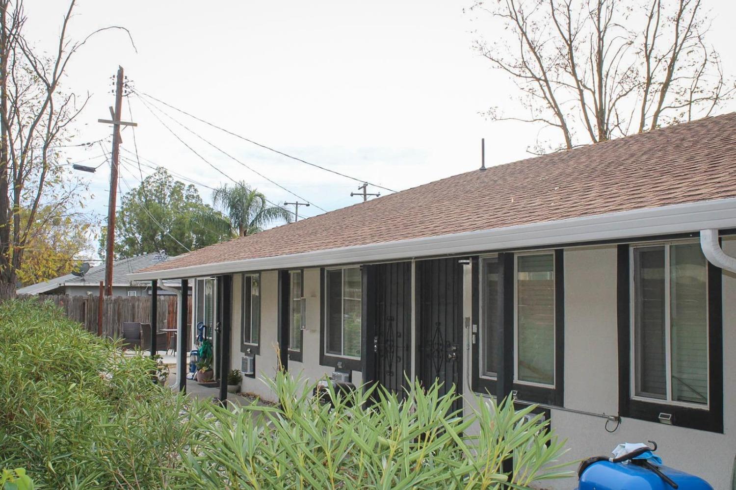748 Lampasas Avenue