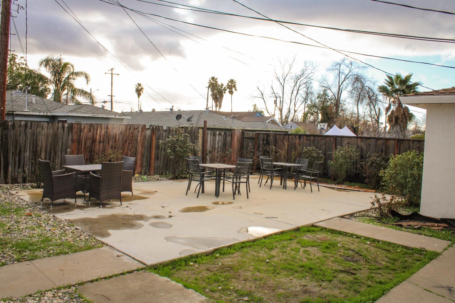 748 Lampasas Avenue