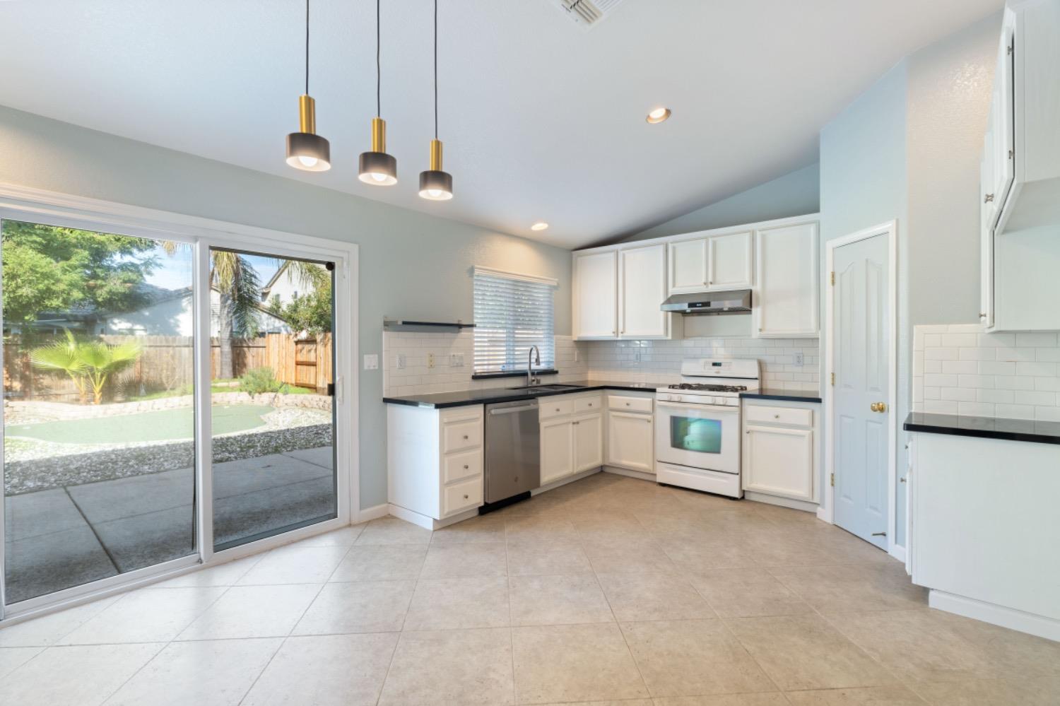 9805 Savonna Court