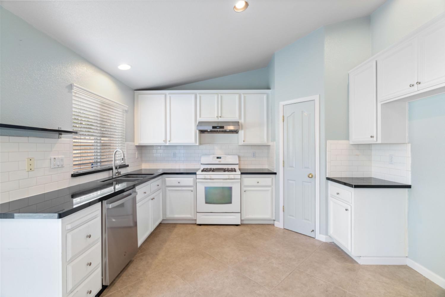 9805 Savonna Court