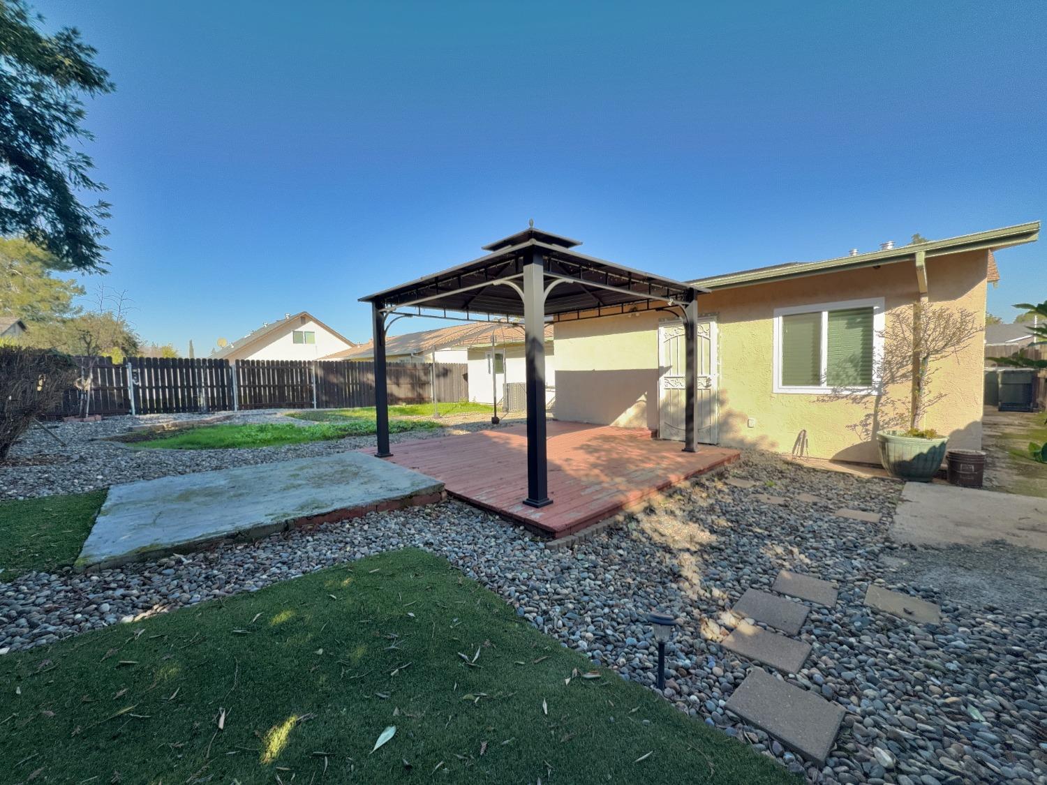 3992 Wildrose Way