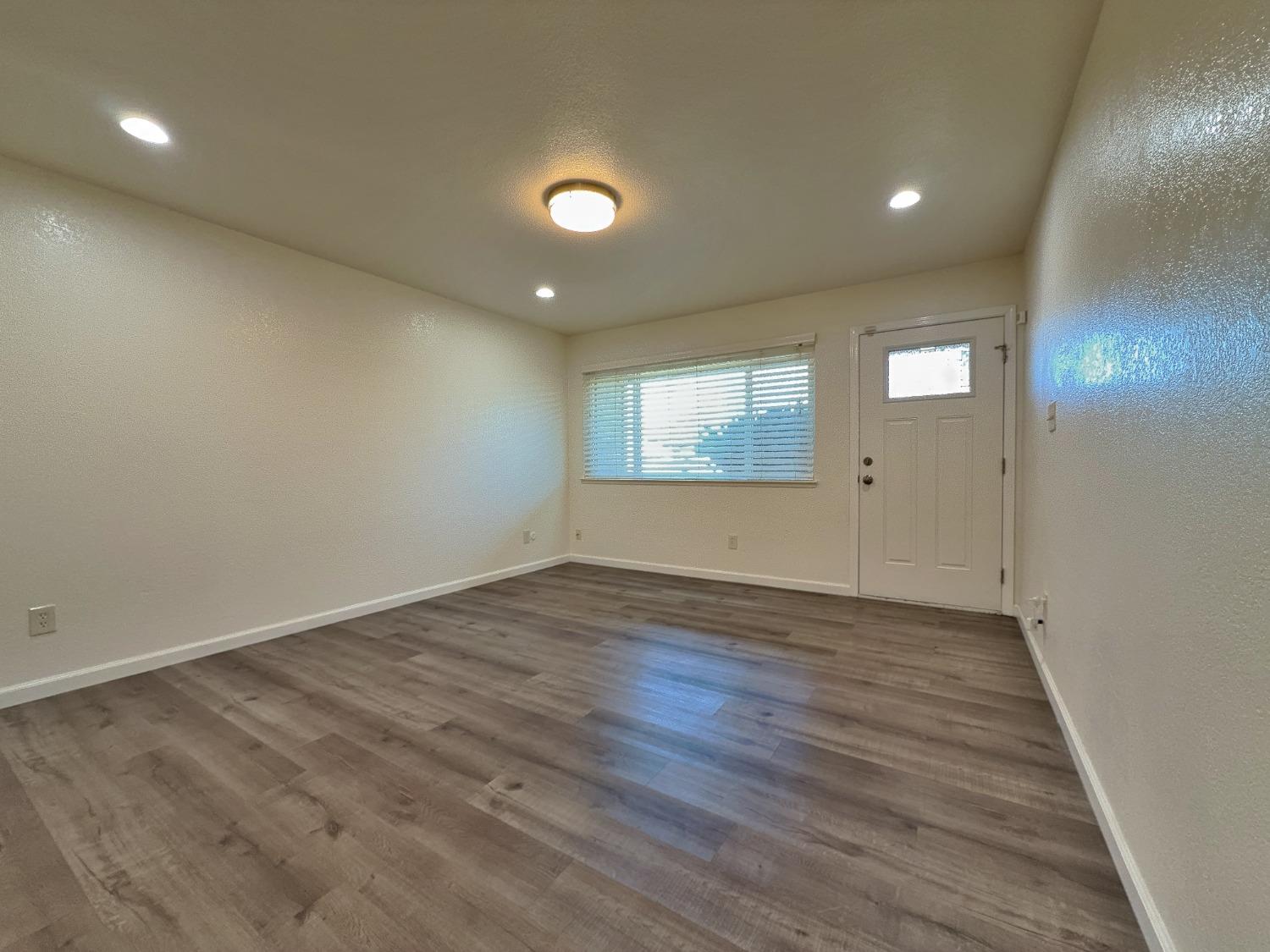 3992 Wildrose Way